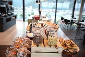 Hu:goes14 Rooftop Bar & SkyBREAKFAST