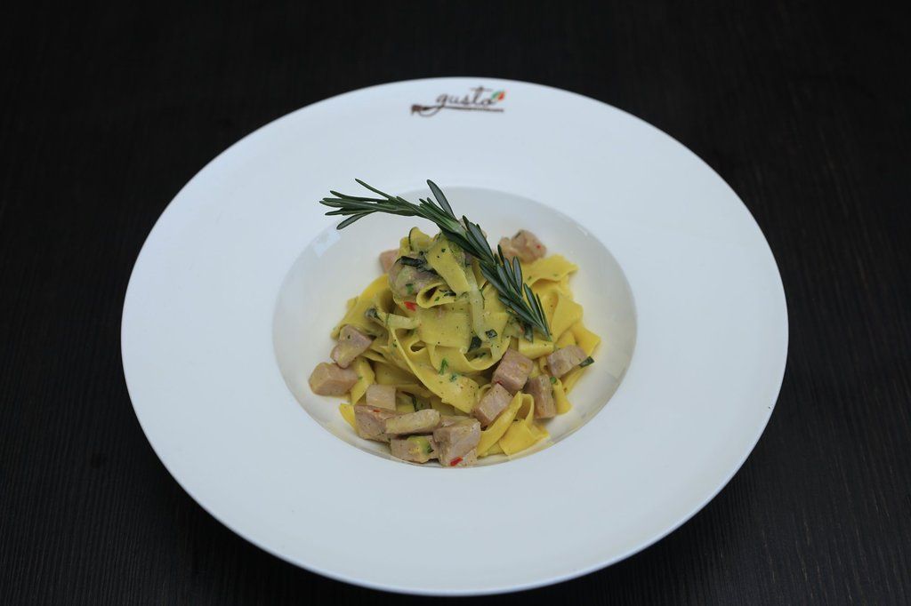 Gusto Restaurant